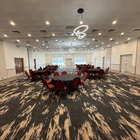 Clarion Inn & Suites Dothan South-2