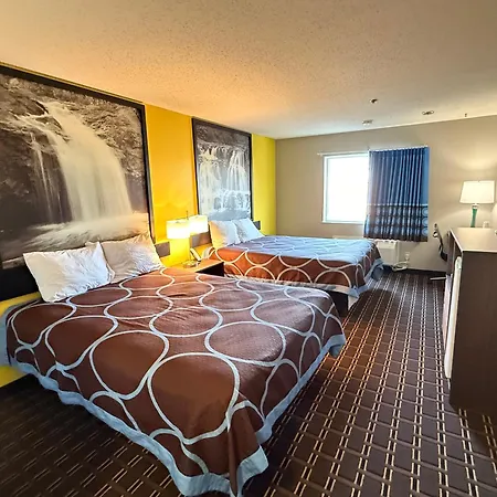 Super 8 By Wyndham Reedsburg-3