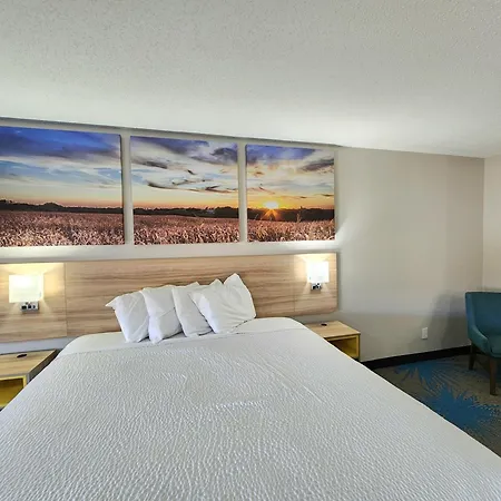 Days Inn & Suites By Wyndham New Iberia-2