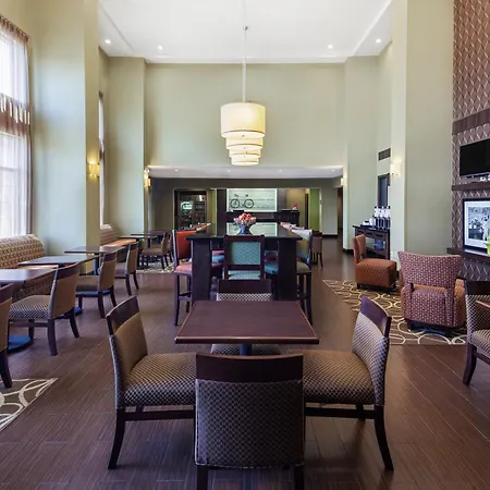 Hampton Inn & Suites Hobbs-3