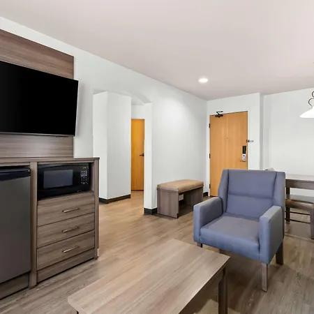 Best Western Plus Caldwell Inn & Suites-3
