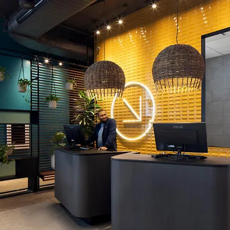 Alt Hotel Toronto Airport-3