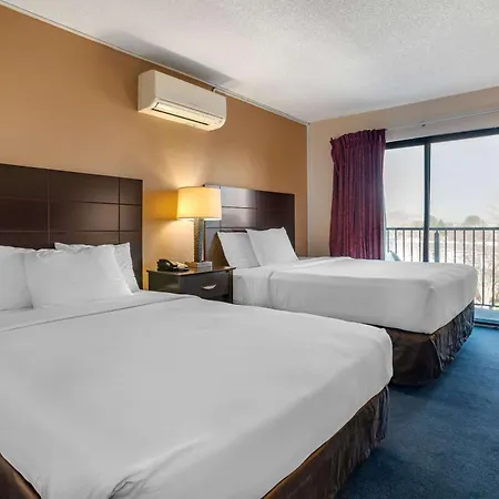 Econo Lodge Inn & Suites Rehoboth Beach-3