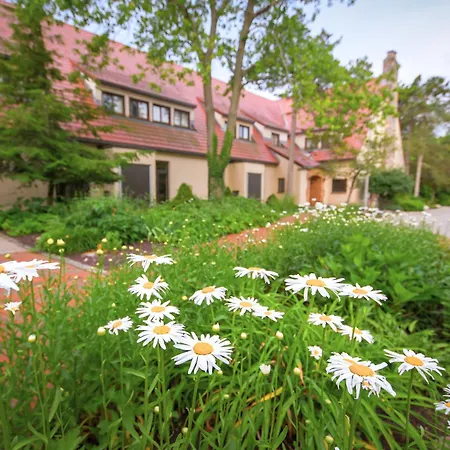 Potawatomi Inn & Cabins-3