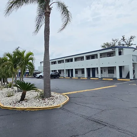 Deluxe Inn - Sarasota-2