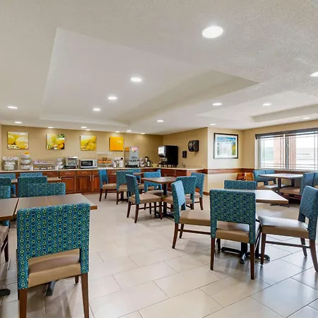 Comfort Inn & Suites Milford-2