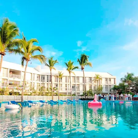 Hotel Blue Cove By On Vacation-3