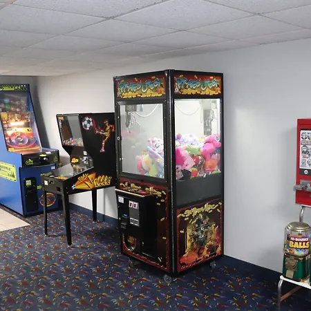 Econo Lodge Inn & Suites Wisconsin Dells-2