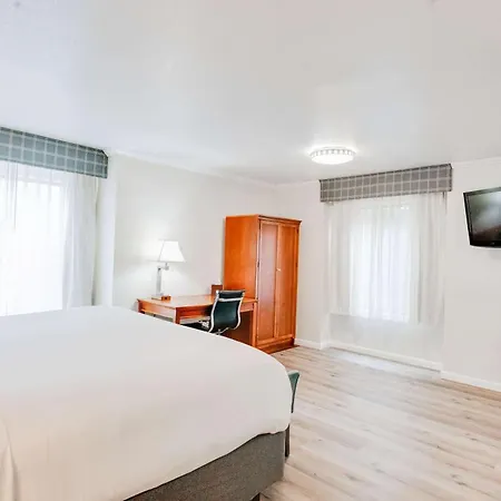 Ramada By Wyndham Mountain View-2