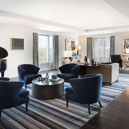 The Logan Philadelphia, Curio Collection By Hilton-2