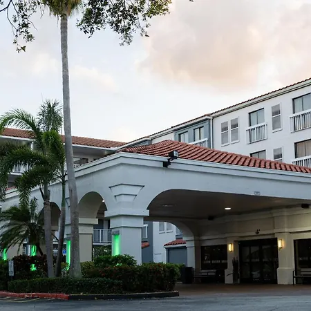 Holiday Inn & Suites Boca Raton - North-3