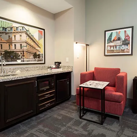 Hampton Inn & Suites - Raleigh Downtown-3