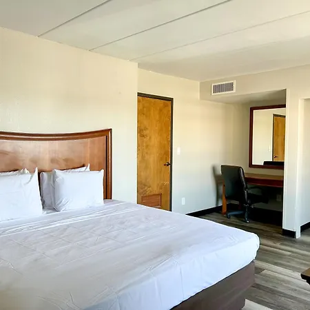 Tulsa Square Hotel Central, I-44 By Oyo-3