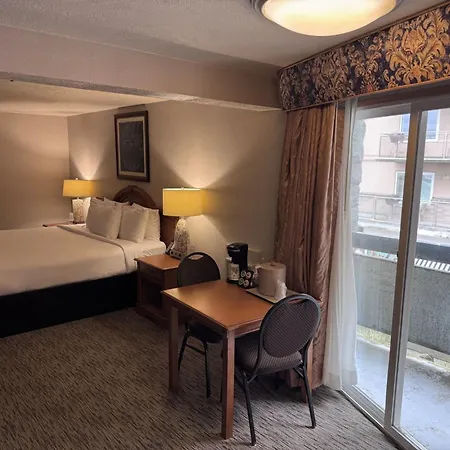 Promenade Inn & Suites Oceanfront-3