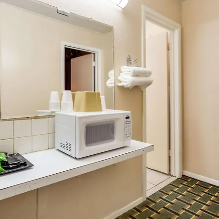 Rodeway Inn & Suites Raton-3