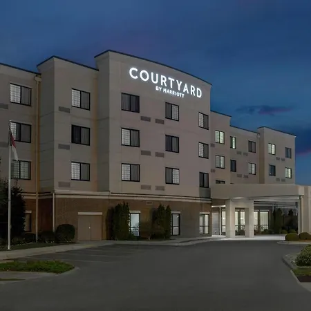 Courtyard By Marriott Salisbury-3