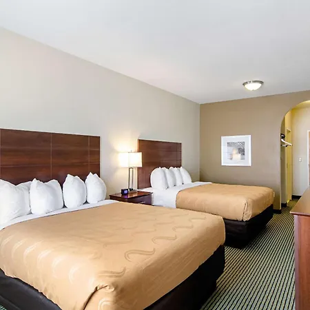 Quality Inn & Suites Near Tanger Outlet Mall-2