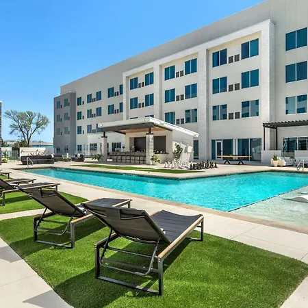 Cambria Hotel Waco University Riverfront-3
