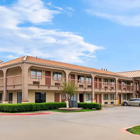 Super 8 By Wyndham Grand Prairie Southwest-2
