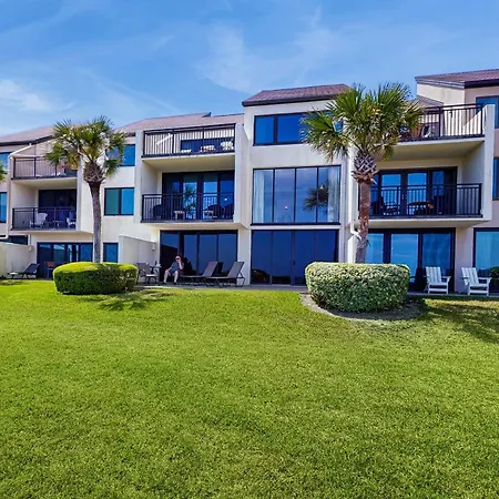 Renovated Condo With Easy Beach Access, Balcony, Pool & Spectacular Ocean Views-2