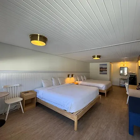Maple Leaf Inn Lake Placid-3