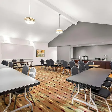 Best Western Luxbury Inn Fort Wayne-2