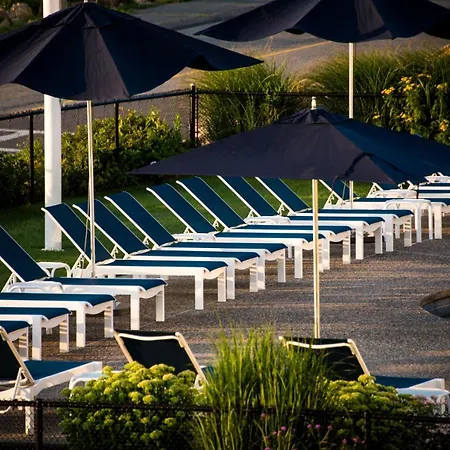 Atlantis Oceanfront Inn Gloucester-3