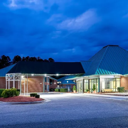 Days Inn By Wyndham Petersburg/South Fort Lee-3