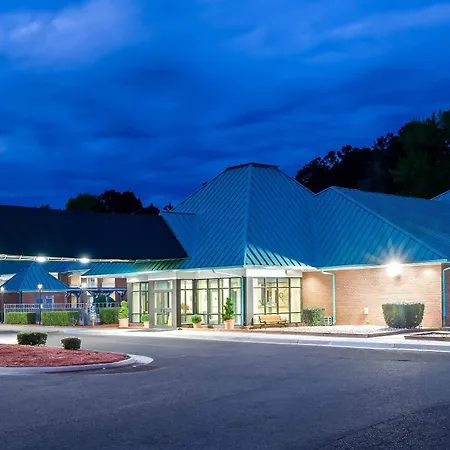 Days Inn By Wyndham Petersburg/South Fort Lee-2