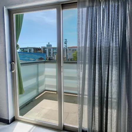 Shade Hotel Manhattan Beach-3