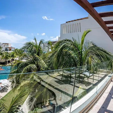 The Elements Oceanfront & Beachside Condo Hotel-3