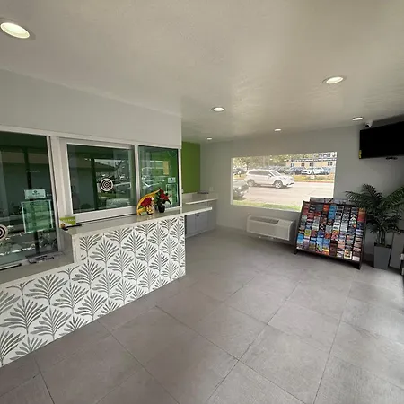 Hi-Way Host Motel-2