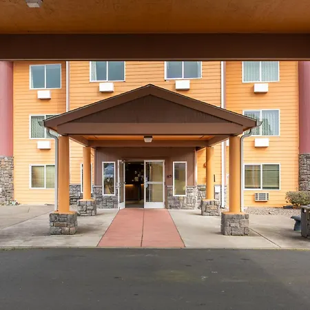 Palace Inn & Suites-2