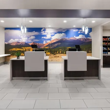 La Quinta Inn & Suites By Wyndham Fort Collins, Colorado-2