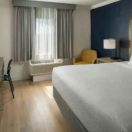 City Express By Marriott New Orleans 1-10-3