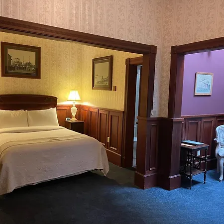 The Inn At 2Nd & C-2