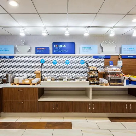 Holiday Inn Express & Suites Newport News By Ihg-3