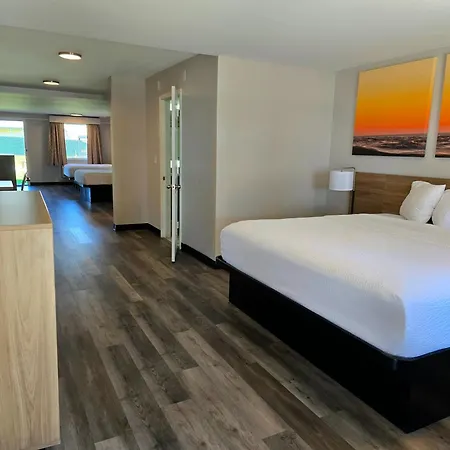 Days Inn And Suites By Wyndham Port Huron-3
