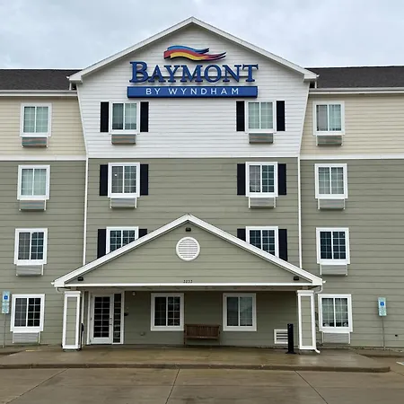 Baymont By Wyndham Dickinson-3