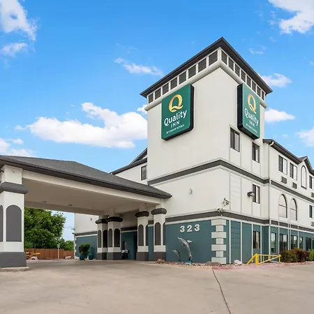 Quality Inn Near Seaworld - Lackland-3