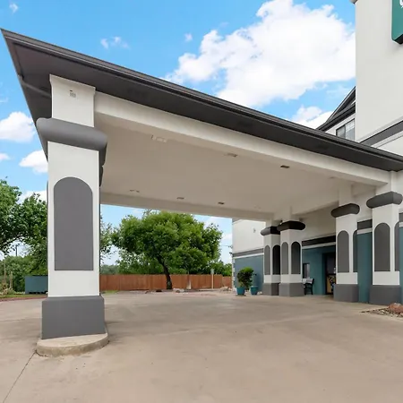 Quality Inn Near Seaworld - Lackland-2
