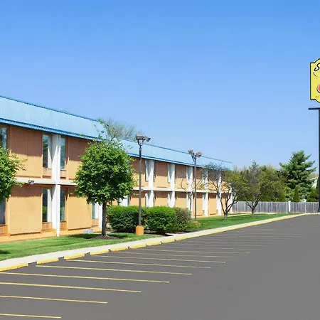 Super 8 By Wyndham Columbus-3