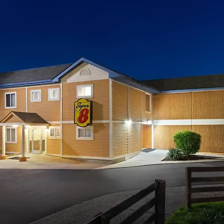Super 8 By Wyndham Columbus-2
