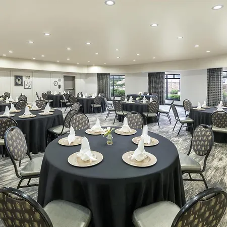 Best Western Premier Crown Chase Inn & Suites-2
