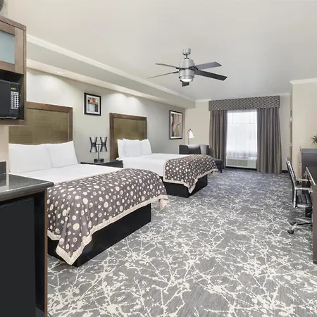 Best Western Premier Crown Chase Inn & Suites-3