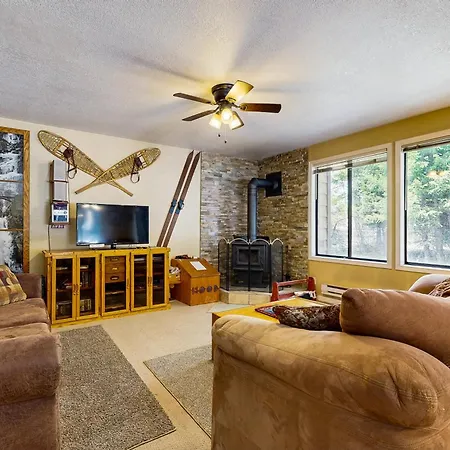 Aspen Village Golf Course Condo - Snowshoes-3