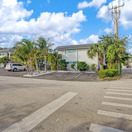 Bright Beachside Getaway-3
