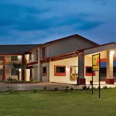 Super 8 By Wyndham Corsicana-2