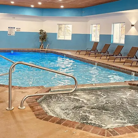 Super 8 By Wyndham Escanaba-2