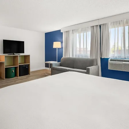 Spark By Hilton Eden Prairie-3